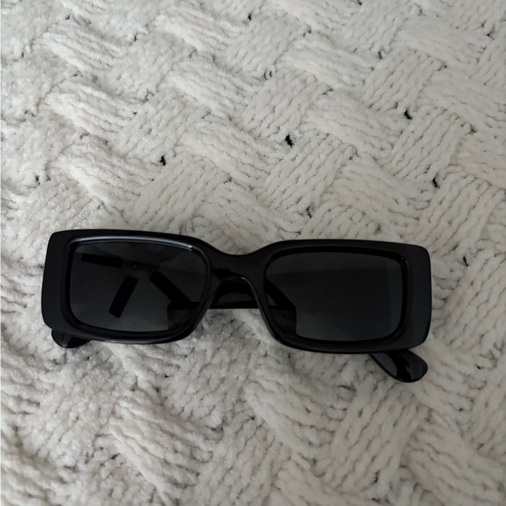 Black Rectangular Sunglasses